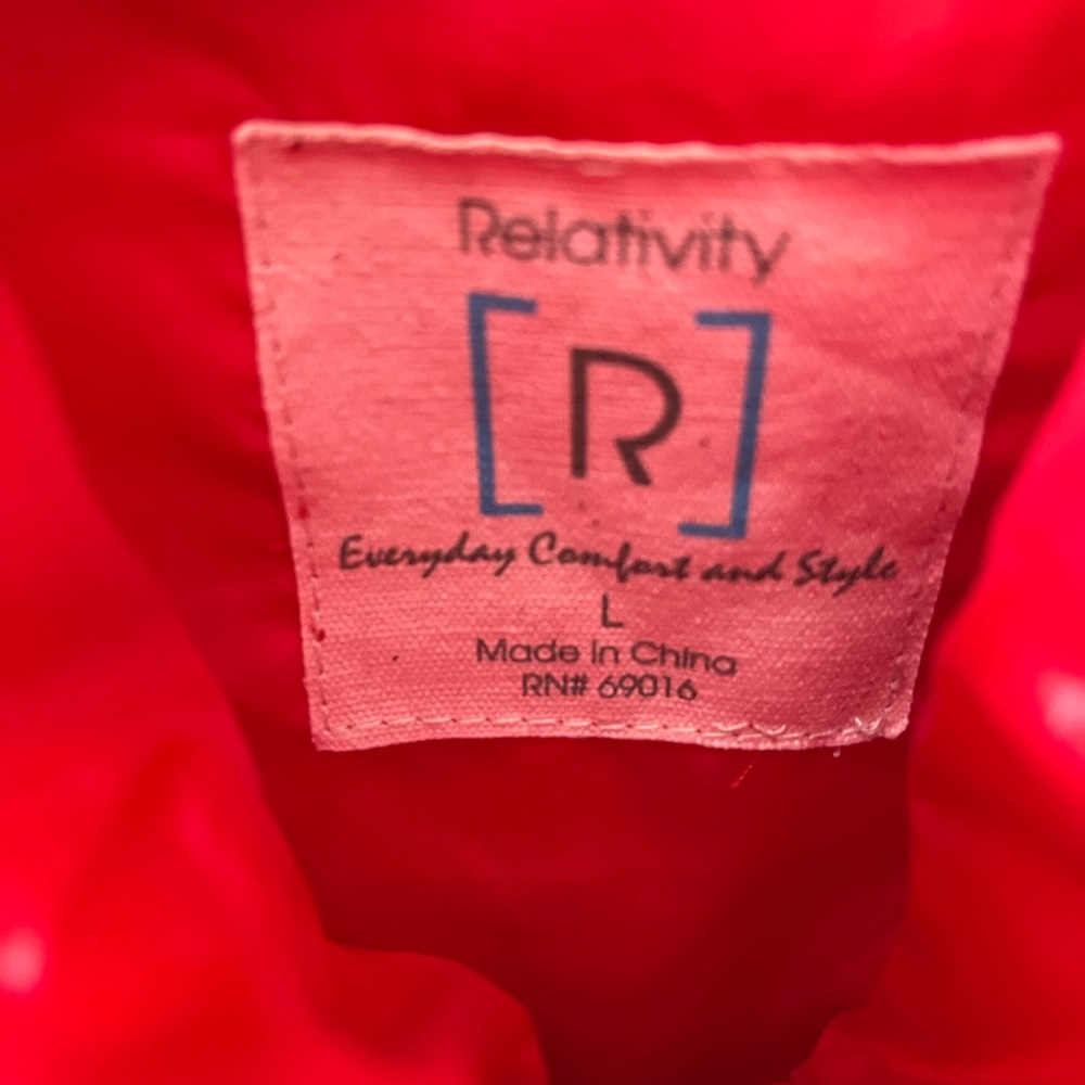 Solid Red Womens Puffer Jacket. Large. Polyester. - image 4